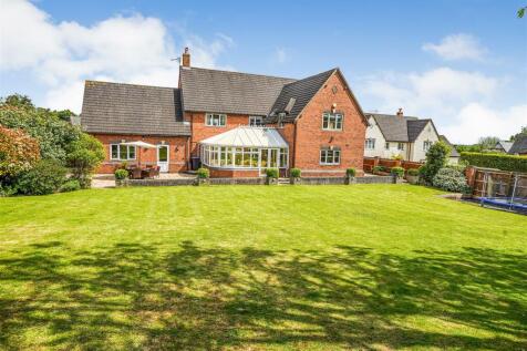 5 bedroom detached house for sale