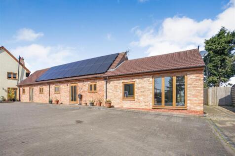 3 bedroom barn conversion for sale