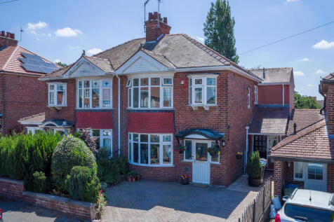 4 bedroom semi-detached house for sale