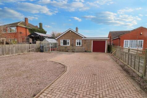 3 bedroom detached bungalow for sale