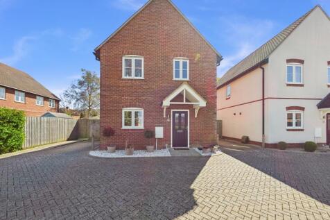 Walnut Tree Close, Chinnor, Oxfordshire 3 bed detached house for sale