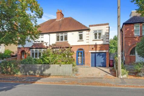 5 bedroom semi-detached house for sale