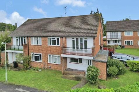 Lismore Close, Woodley 2 bed maisonette for sale