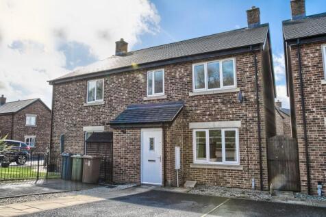 2 bedroom semi-detached house for sale
