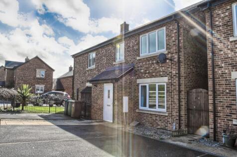 2 bedroom semi-detached house for sale