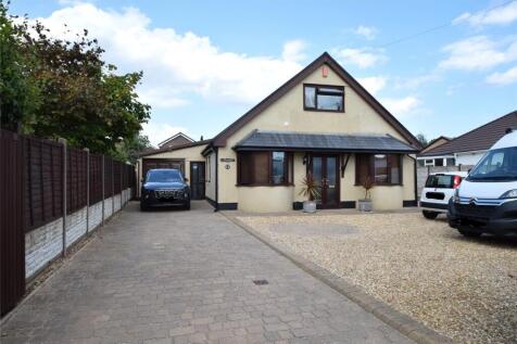 Chapel Lane, Croesyceiliog, Cwmbran... 4 bed detached bungalow for sale