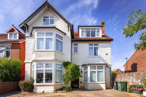 6 bedroom detached house for sale