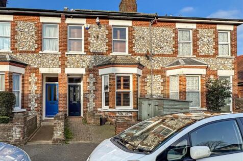 Connaught Road, Littlehampton BN17 4 bed terraced house for sale