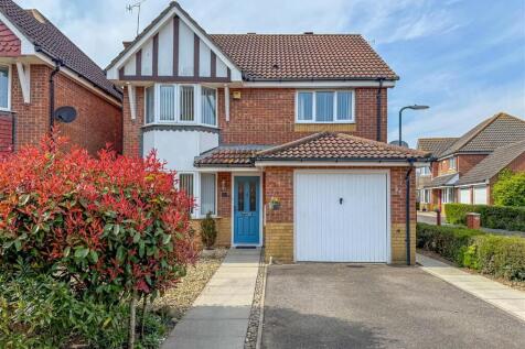 Kingfisher Drive, Littlehampton BN17 3 bed detached house for sale