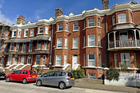 South Terrace, Littlehampton BN17 1 bed apartment for sale