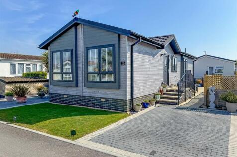 Arundel Drive, Thornlea Park... 2 bed park home for sale