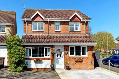 Kingfisher Drive, Littlehampton BN17 3 bed detached house for sale