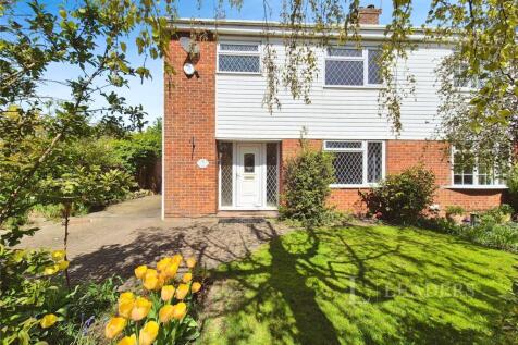 3 bedroom semi-detached house for sale