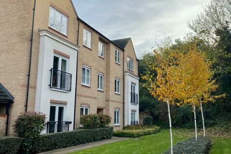 2 bedroom ground floor flat for sale