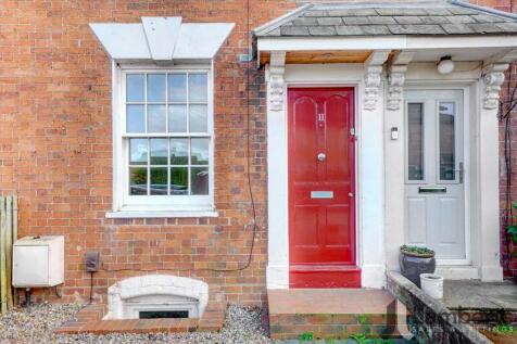 4 bedroom terraced house for sale