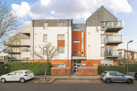 Rayners Lane, Harrow, Middlesex 1 bed apartment for sale