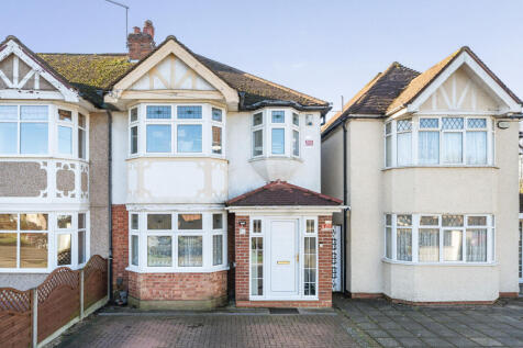 Carlyon Avenue, Harrow, Middlesex 3 bed semi