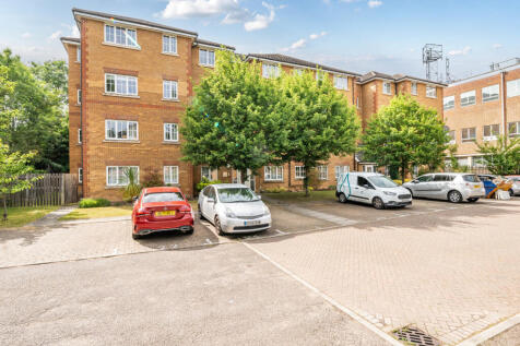 Exchange Walk, Pinner 2 bed apartment for sale