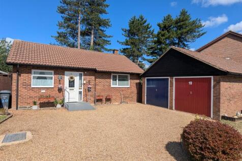 1 bedroom detached bungalow for sale