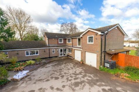 6 bedroom detached house for sale