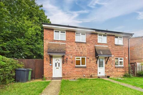 Colliston Walk, Calcot, Berkshire, RG31 3 bed semi