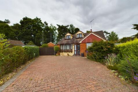 4 bedroom detached bungalow for sale