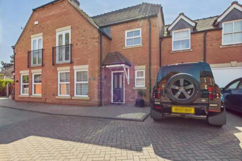 Sutton Park Gardens, Kidderminster... 3 bed terraced house for sale