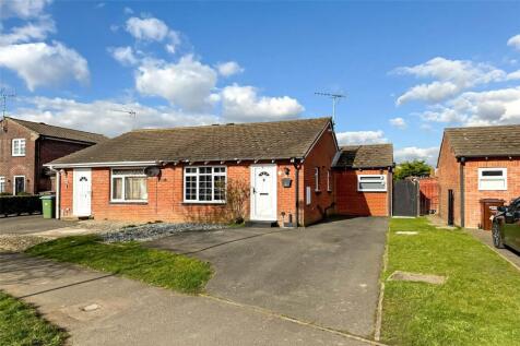 Fastnet Way, Littlehampton, West Sussex 3 bed bungalow for sale