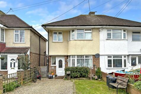 Stanley Road, Wick, Littlehampton... 3 bed semi