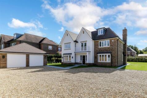 Wonford Close, Walton On The Hill... 5 bed detached house for sale