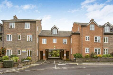 Harpenden AL5 2 bed flat for sale