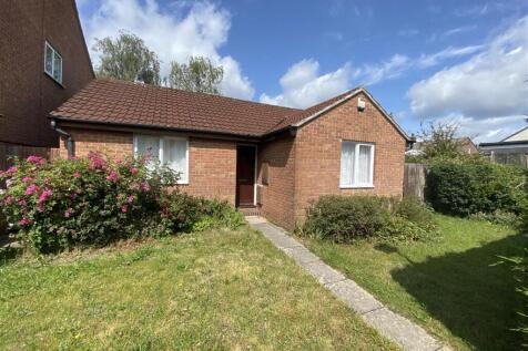 Consort Close, Poole BH12 2 bed detached bungalow for sale
