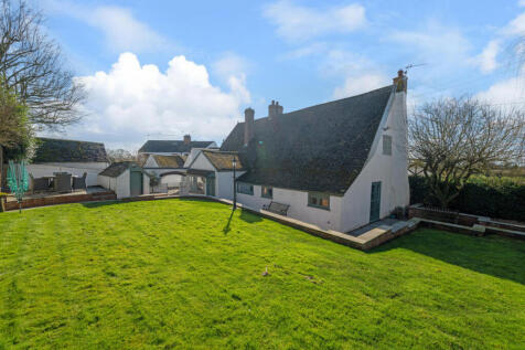 Harborough Magna Rugby, Warwickshire... 4 bed detached house for sale