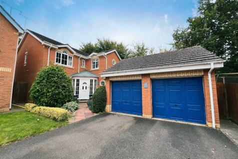 4 bedroom detached house for sale