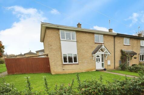 4 bedroom end of terrace house for sale
