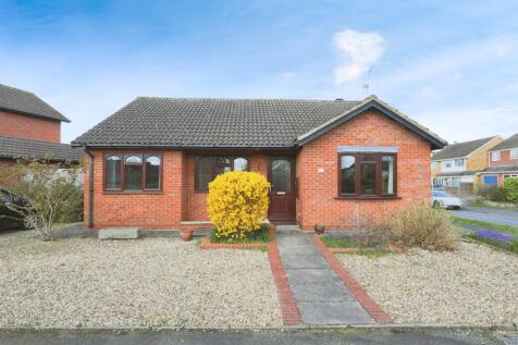 2 bedroom detached bungalow for sale