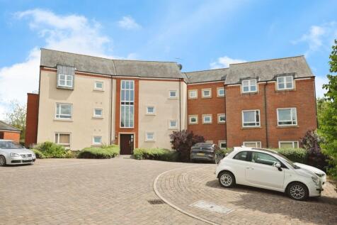 1 bedroom ground floor flat for sale