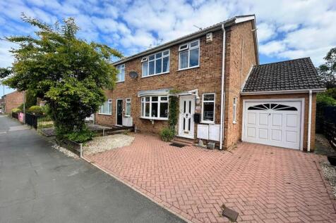 York Road, Market Weighton 3 bed terraced house for sale