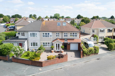 5 bedroom semi-detached house for sale