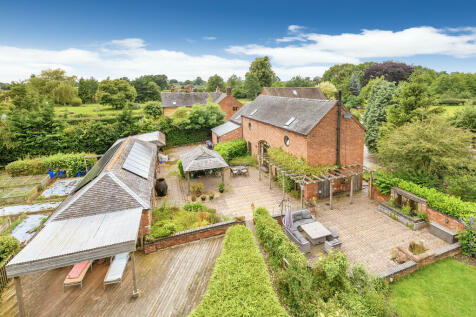 3 bedroom barn conversion for sale