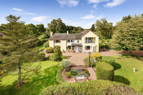 Bromstead Common, Newport 6 bed cottage for sale