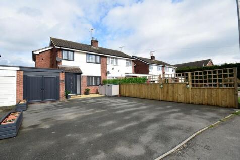 Cross O'th Hill Road, Nomans Heath 3 bed semi