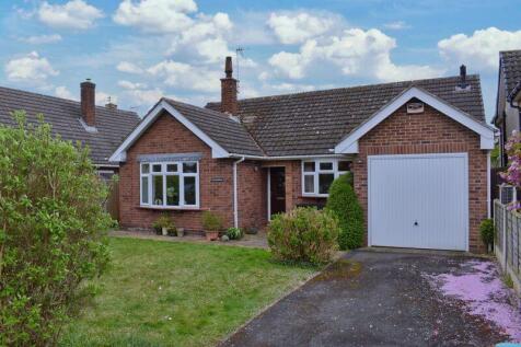 2 bedroom detached bungalow for sale