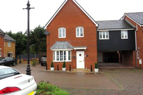 4 bedroom link detached house for sale