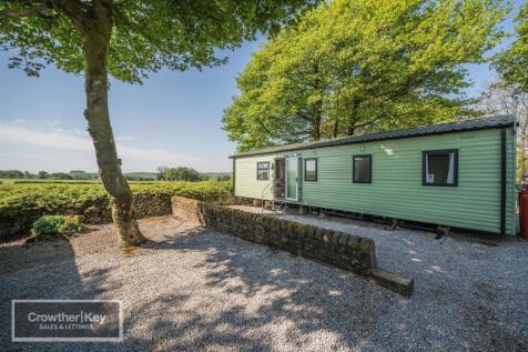 High Meadow, Newhaven, Buxton 3 bed park home for sale