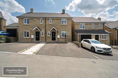 3 bedroom semi-detached house for sale