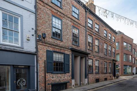 Castlegate, York, YO1 9RP 4 bed townhouse for sale
