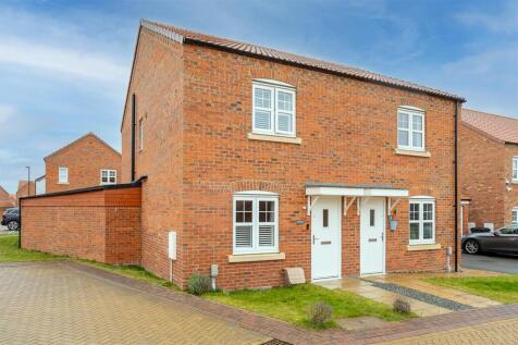 Harden Way, Fulford, York YO19 4AW 2 bed semi