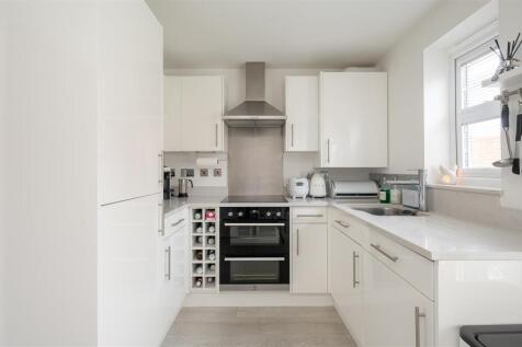 Harden Way, Fulford, York YO19 4AW 2 bed semi