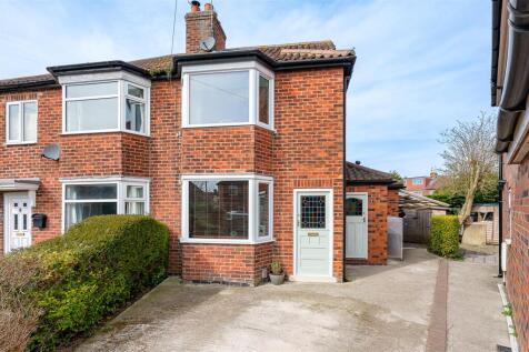 Endfields Road, Fulford, York YO10 4JB 3 bed semi